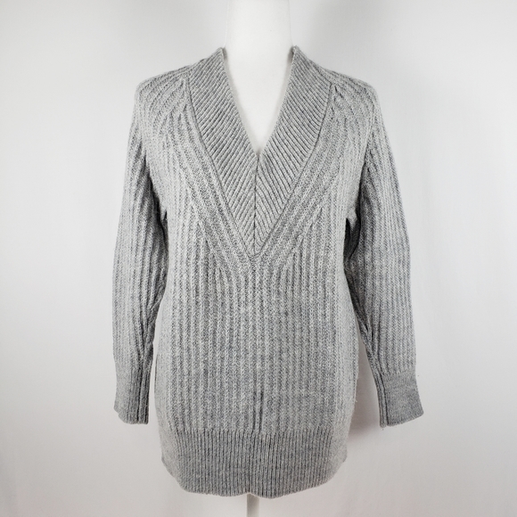 Banana Republic V Neck Chunky Sweater - Picture 1 of 5